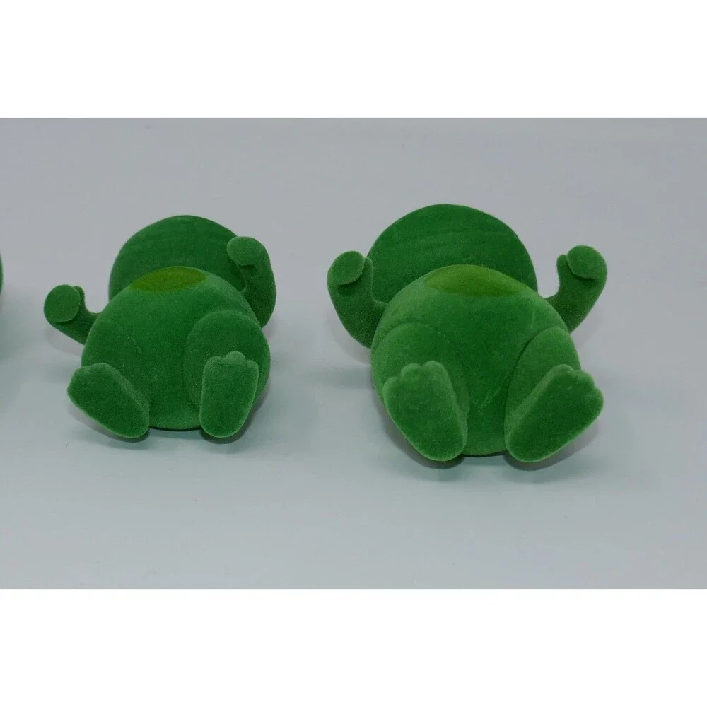 Li'l Woodzeez Croakalily Frog Family Figures Set of 4 w/Clothing